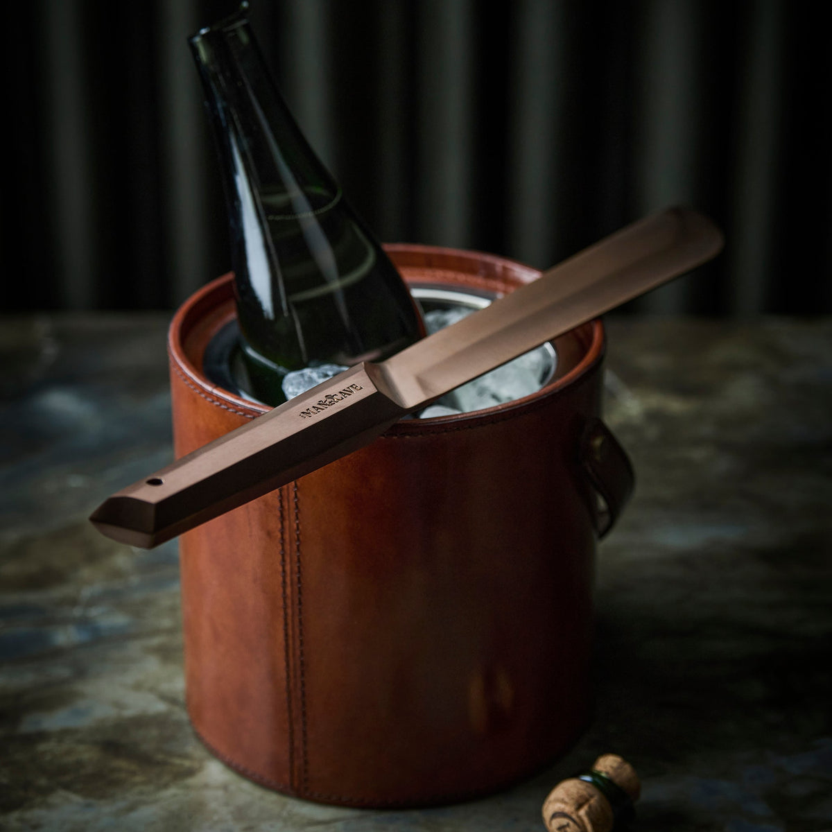 Royal Champagnesabel + At The Bar Konst (40x120 cm.)