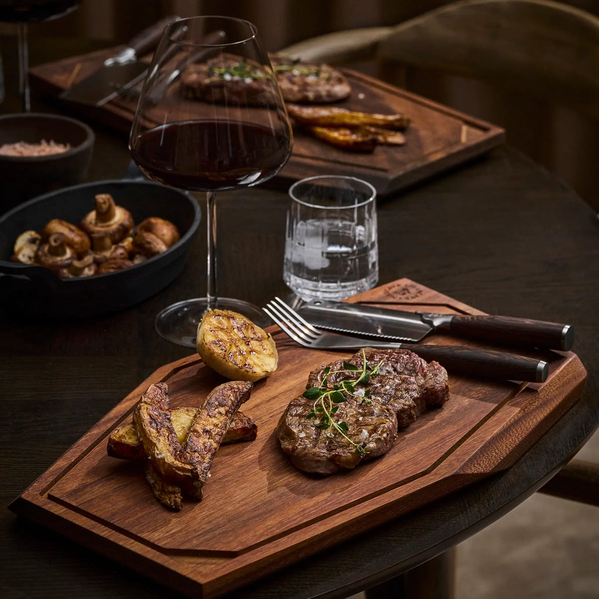 4 st. The Wild Beast Steak Set + 2 st. The Bold Bourgogne Glas